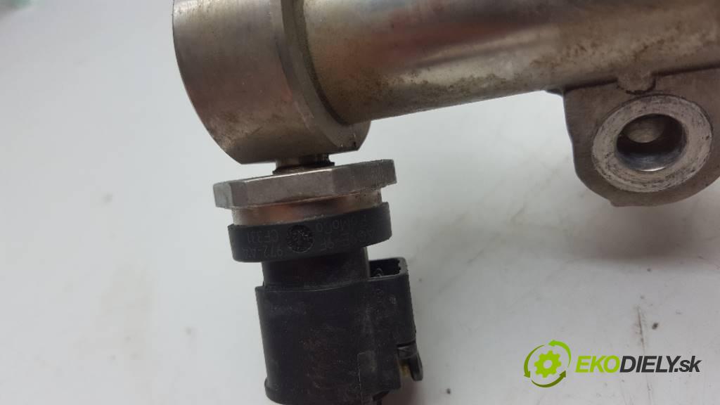 VOLVO V70   2014 241 kW     1969 Lišta vstrekovacia 0261555115 (Vstrekovacie lišty)