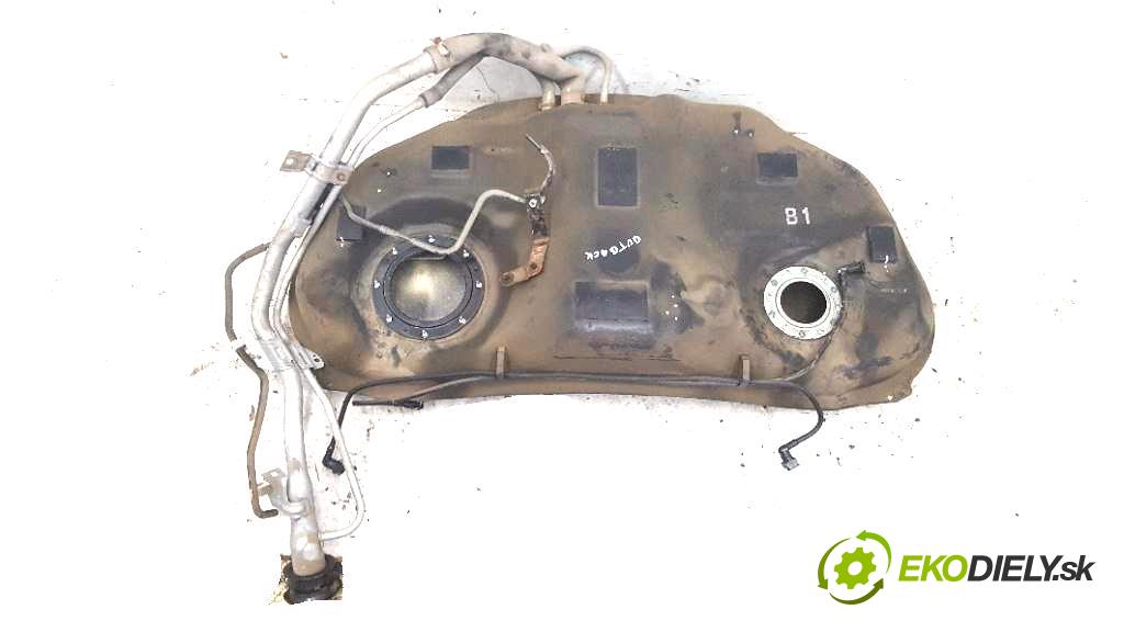 SUBARU OUTBACK V 2016 175 kW V 2498 nádržka paliva  (Nádrže)