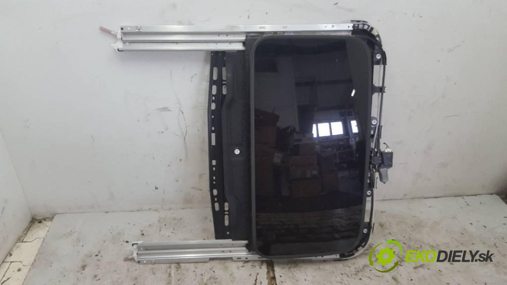 SUBARU OUTBACK V 2016 175 kW V 2498 střešní okno  (Okna karoserie)