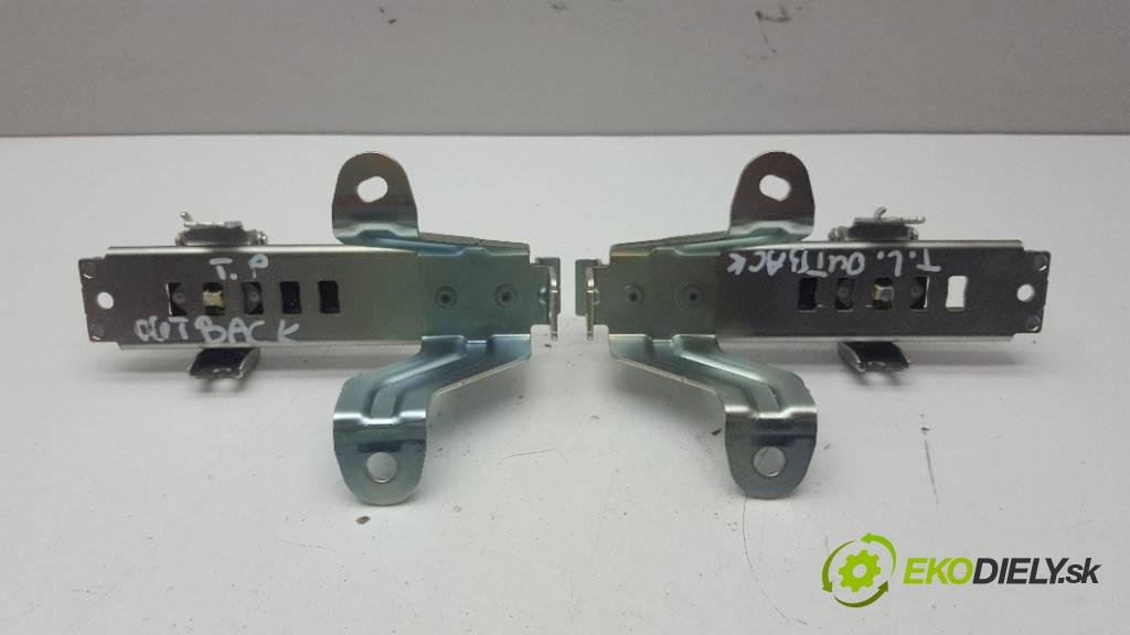 SUBARU OUTBACK V 2016 175 kW V 2498 ucho do UCHWYT BAGAZNIKA