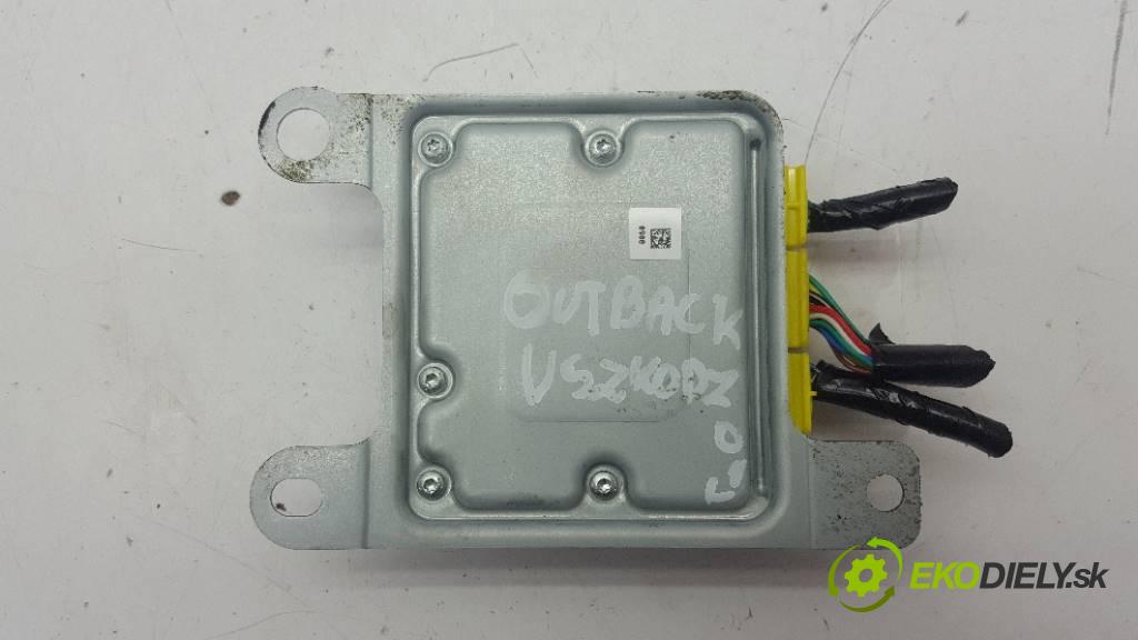 SUBARU OUTBACK V 2016 175 kW V 2498 senzor airbag USZKODZONY 98221AL040 (Snímače)
