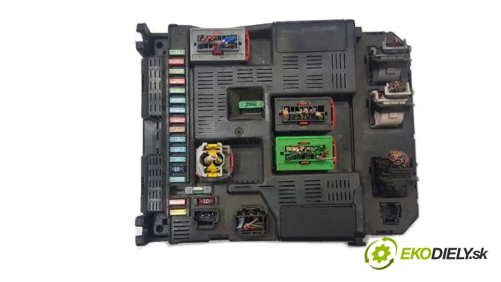 PEUGEOT 307   2007 109 kW      1587 modul BSI 9644098380 (Pojistkové skříňky)