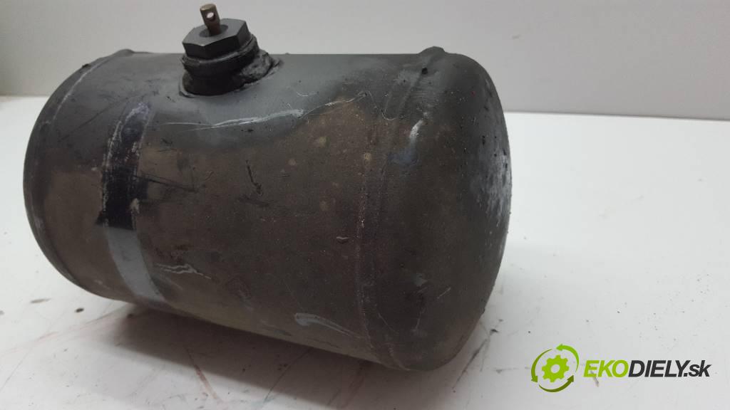 MAN TGA 18.440 4X2 BLS 2008 441 kW 18.440 4X2 BLS 10518 Nádržka vzduchu 81,51401,0194 (Obaly filtrov vzduchu)