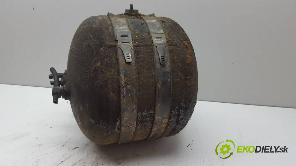 MAN TGA 18.440 4X2 BLS 2008 441 kW 18.440 4X2 BLS 10518 Nádržka vzduchu  (Obaly filtrov vzduchu)