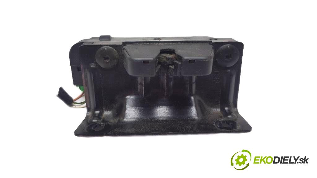 PEUGEOT 206 SW          zámok dverí zad 121212121