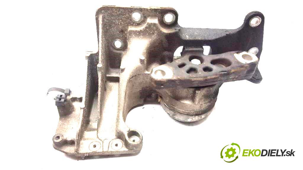 NISSAN X-TRAIL    2007 150 kW     1995 AirBag Motor BOCZNA OD ROZRZĄDU (Držiaky motora)