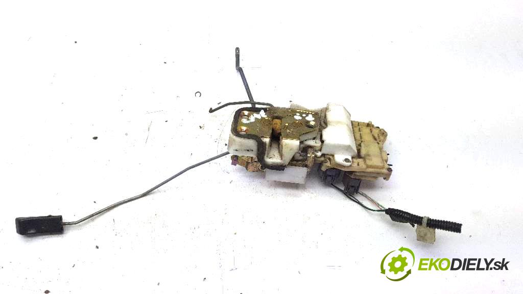 HONDA ODYSSEY   2002 176KW            3471 zámok přední část pravý 