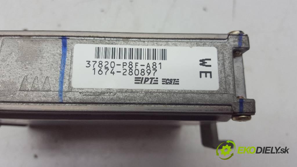 HONDA ODYSSEY   2002 176KW          3471 riadiaca jednotka Motor 37820-p8f-a81 (Riadiace jednotky)