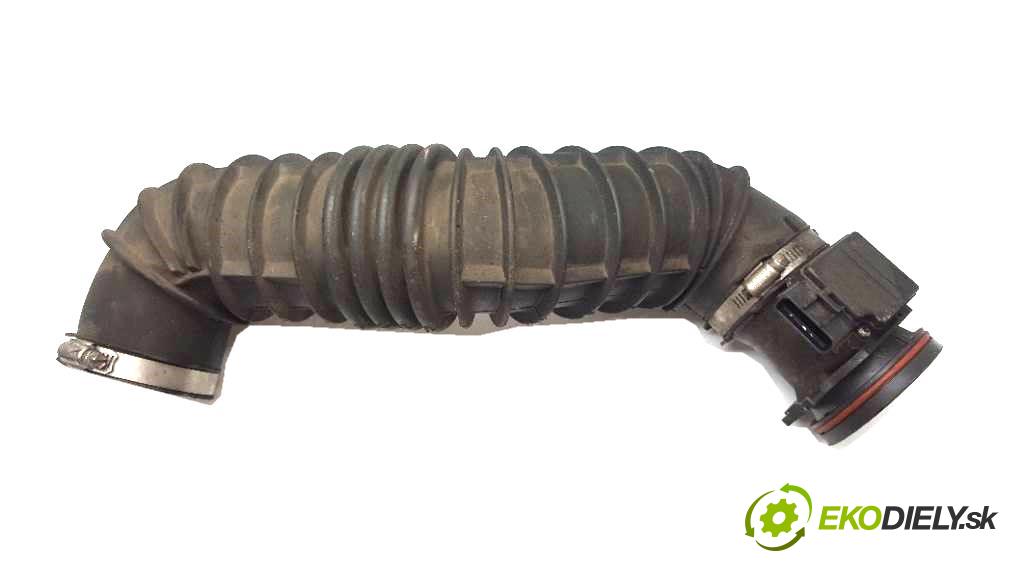 FORD TRANSIT  2003 66kW      2298 Rúra hadice trubka vzduchu  (Hadice chlazení vzduchu)