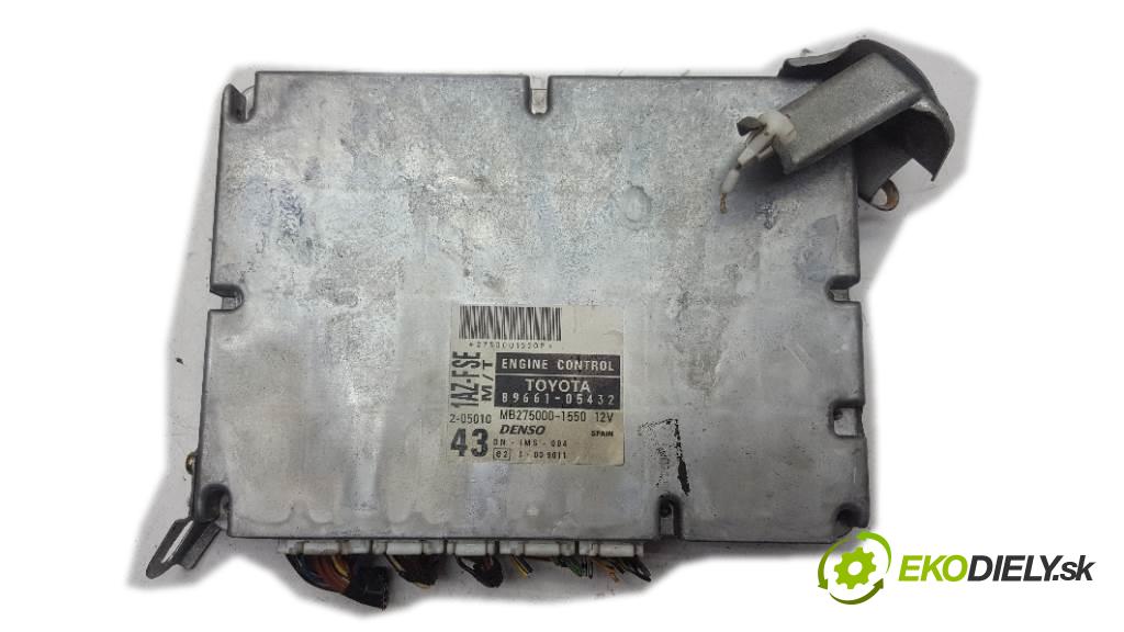 TOYOTA AVENSIS  2001 110kW      1998 riadiaca jednotka Motor  (Riadiace jednotky)