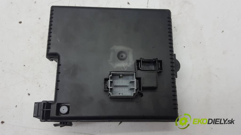 VOLVO S60  2008 103kW           2435 modul BSI 30786648 (Pojistkové skříňky)