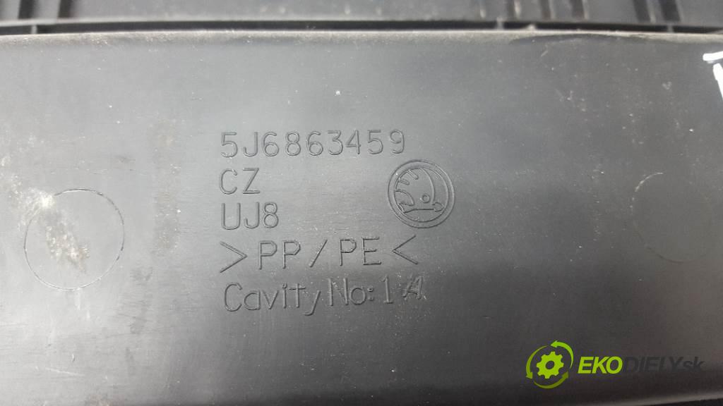 SKODA FABIA  2013 63kW           1390 Lišta dverí zad  (Lišty)