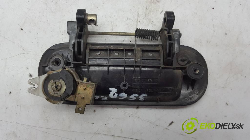 TOYOTA COROLLA   2002 66kW              1995 Kľučka vonkajšia predný ľavá strana