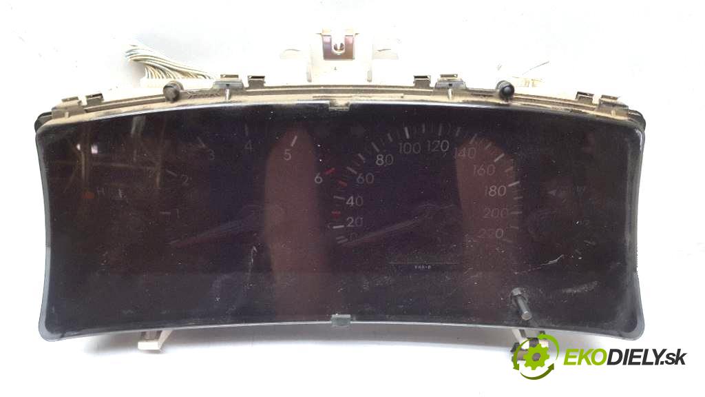 TOYOTA COROLLA   2002 66kW             1995 Prístrojovka  (Prístrojové dosky, displeje)