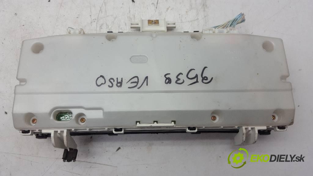 TOYOTA COROLLA   2002 66kW             1995 Prístrojovka  (Prístrojové dosky, displeje)