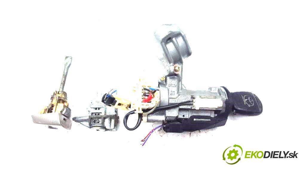 TOYOTA COROLLA   2002 66kW             1995 spinačka +WKŁADKI (Spínacie skrinky a kľúče)