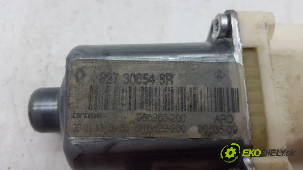 RENAULT FLUENCE LIFT 2013 81kW LIFT 1461 Motorček okna zad pravy 827306548R
