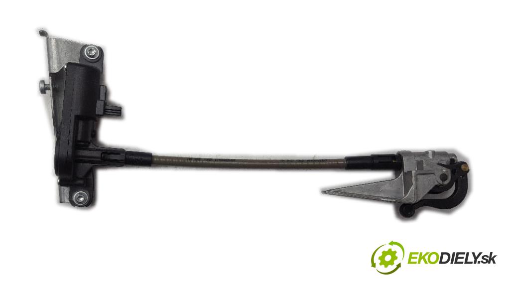 MERCEDES-BENZ R350 4 MATIC 2007 200kW 4 MATIC 3498 motorek okna zadní část pravý 251 820 18 42