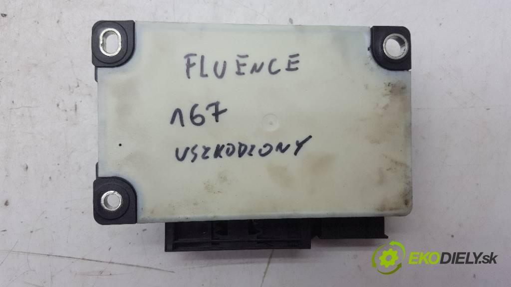 RENAULT FLUENCE LIFT 2013 81kW LIFT 1461 senzor airbag USZKODZONY 285581920R (Snímače)