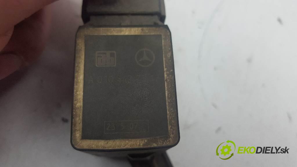 MERCEDES-BENZ R350 4 MATIC 2007 200kW 4 MATIC 3498 Snímač 2 T.L. 010 542 77 17