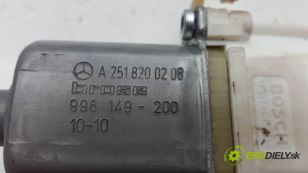 MERCEDES-BENZ R350 W251  LIFT 2010 195kW W251  LIFT 2987 motorek okna zadní část pravý 251 820 02 08 5PIN