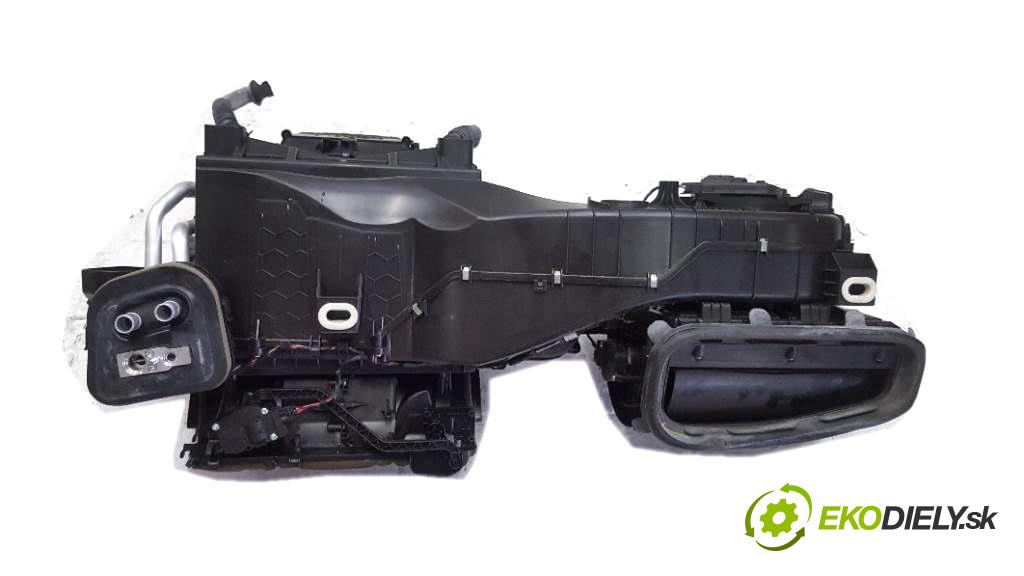 MERCEDES-BENZ R350 W251  LIFT 2010 195kW W251  LIFT 2987 Výhrevné teleso, radiátor kúrenia 2518301260 (Radiátory kúrenia)