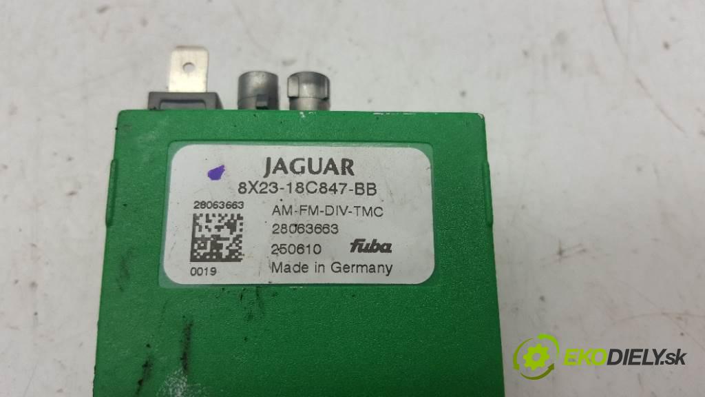 JAGUAR XF   2010 202kW         2993 Zosilňovač Antenní: 8X23-18C847-BB (Zosilňovače)