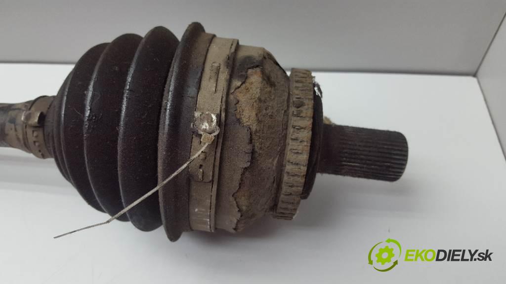 VOLVO V 70    2.4T  Poloos pravá  (Poloosy)