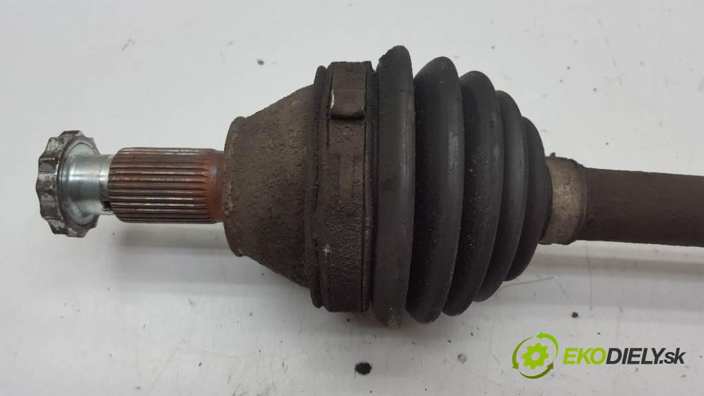 SKODA PRAKTIK   2009 63kW      1198 poloos levá strana  (Poloosy)