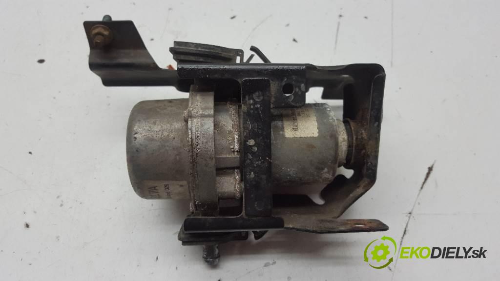 VOLKSWAGEN TOUAREG  2003 162kW      3189 Pumpa brzdová 8E0927317A (Posilňovače bŕzd)