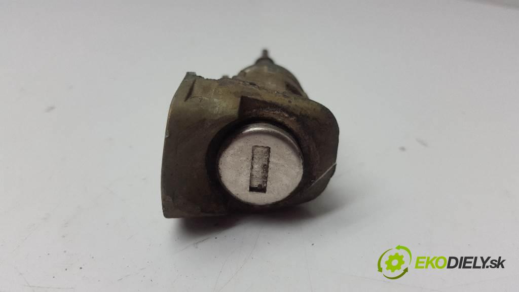 VOLKSWAGEN TOUAREG  2003 162kW   3189 spinačka 3D0 905 865 D (Spínacie skrinky a kľúče)