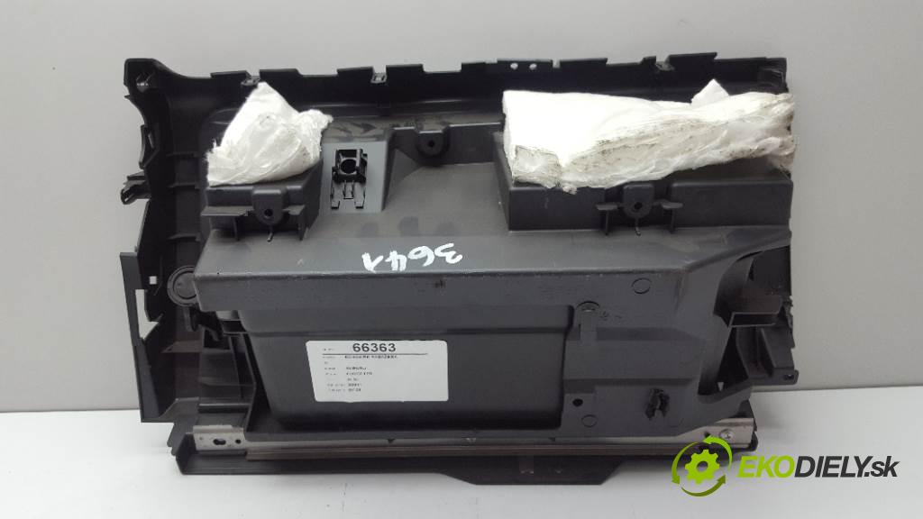 SUBARU FORESTER IV SJ 2013 108kW IV SJ 1998 Priehradka, kastlík spolujazdca  (Priehradky, kastlíky)