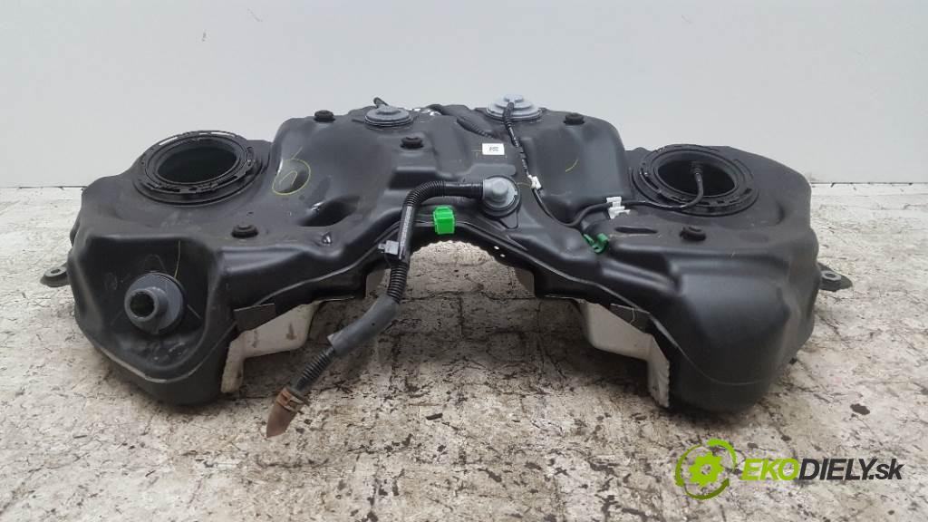 LEXUS GS 450H IV 2012 215kW IV 3456 Nádržka paliva  (Nádrže)