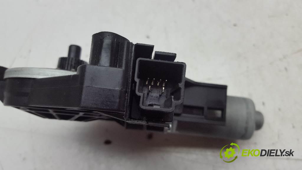 VOLVO V 60 LIFT 2015 223KW LIFT 2953 Motorček okna predný ľavy 6PIN