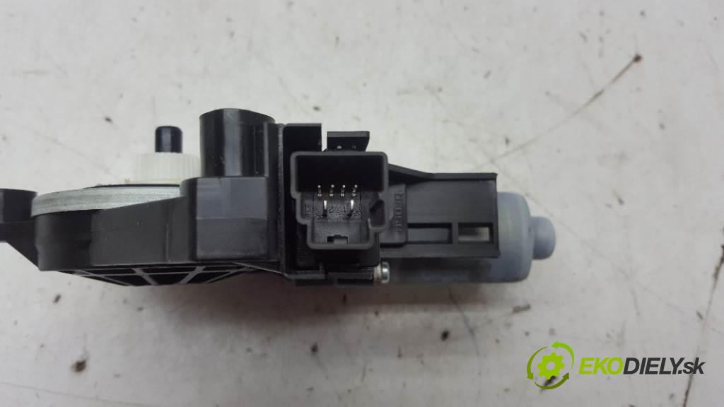 VOLVO V 60 LIFT 2015 223KW LIFT 2953 motorek okna zadní část levý 6PIN