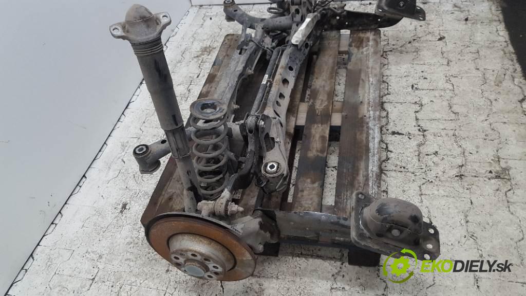 VOLKSWAGEN PASSAT B8 2017 110kW B8 1968 výztuha zadní část