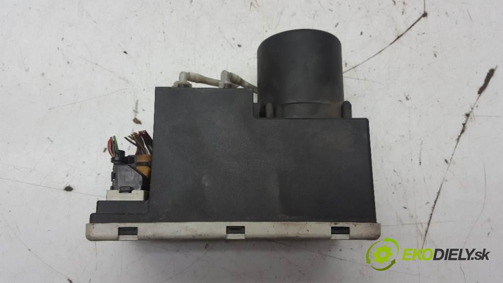 AUDI A3  2000 81kW 8L 1896 pumpa centrálneho zámku 8L0862257K (Riadiace jednotky centrálneho zámku)