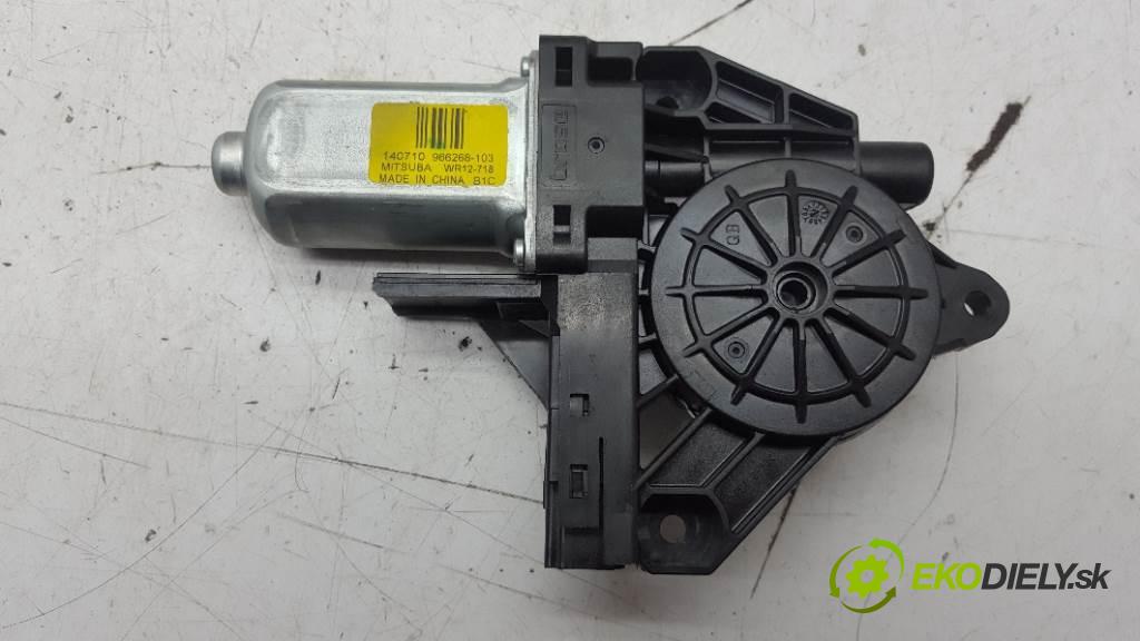 VOLVO V 40 II 2014 140kW II 1969 Motorček okna predný ľavy 966268-103