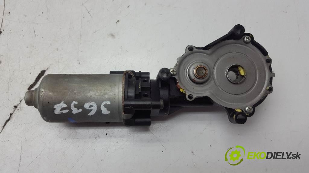 LEXUS RX 400H  2007 155kW   3311 Motorček sedačky 3 85820-33020