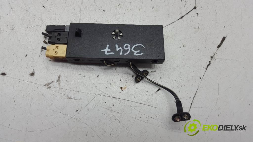 VOLVO S80 II 2009 151 KW II 2400 Zosilňovač Antenní: 31260856 (Zosilňovače)