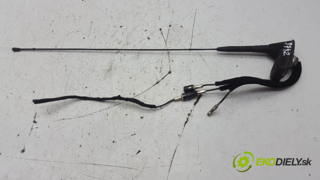 AUDI A4 B5 2000 110kW B5 2496 ANTENA 8L0035501B