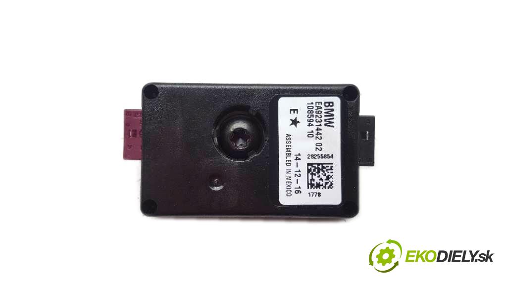 BMW 420D F36 2017 140kW F36 1995 Zosilňovač Antenní: 10859410 (Zosilňovače)