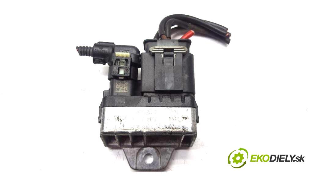 BMW 420D F36 2017 140kW F36 1995 relé 10213526 (Relé)