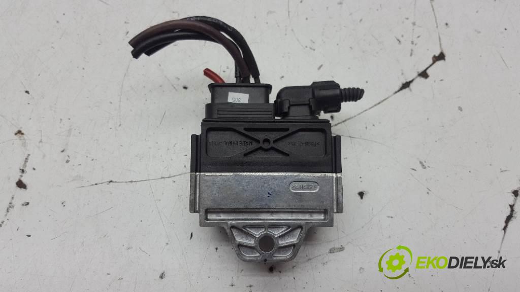 BMW 420D F36 2017 140kW F36 1995 relé 10213526 (Relé)