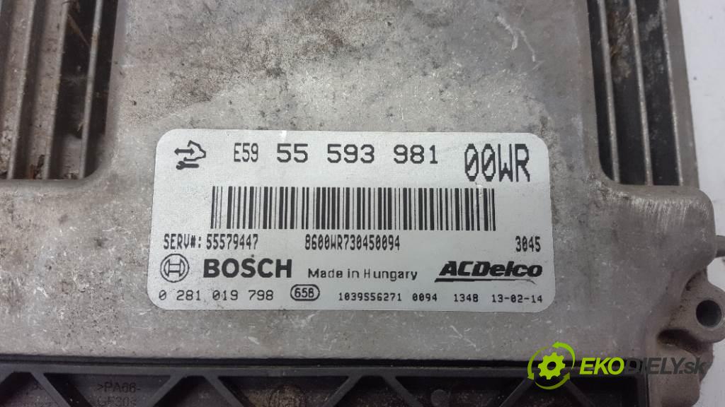 OPEL CORSA D 2013 55kW D 1248 riadiaca jednotka Motor 55593981 (Riadiace jednotky)