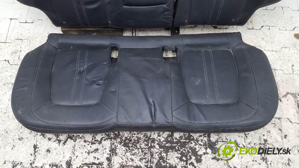 KIA SPORTAGE  2012 135kW    1995 Sedadlo zad  (Sedačky, sedadlá)