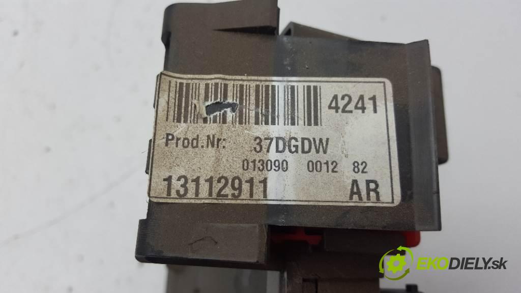 OPEL VECTRA C  2003 92kW    2172 modul BSI 13112911 (Pojistkové skříňky)