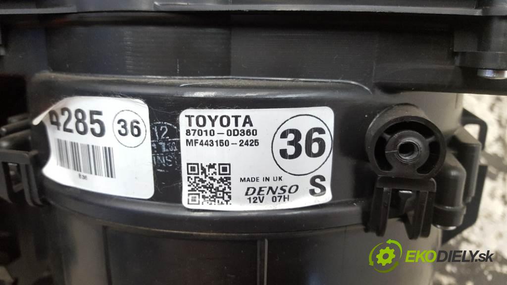 TOYOTA YARIS  2006 51kW    998 Výhrevné teleso, radiátor kúrenia 87010-0D360 (Radiátory kúrenia)