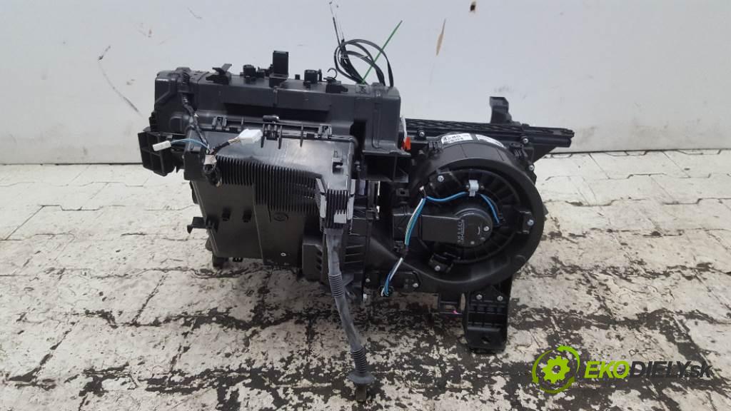 TOYOTA YARIS  2006 51kW    998 Výhrevné teleso, radiátor kúrenia 87010-0D360 (Radiátory kúrenia)