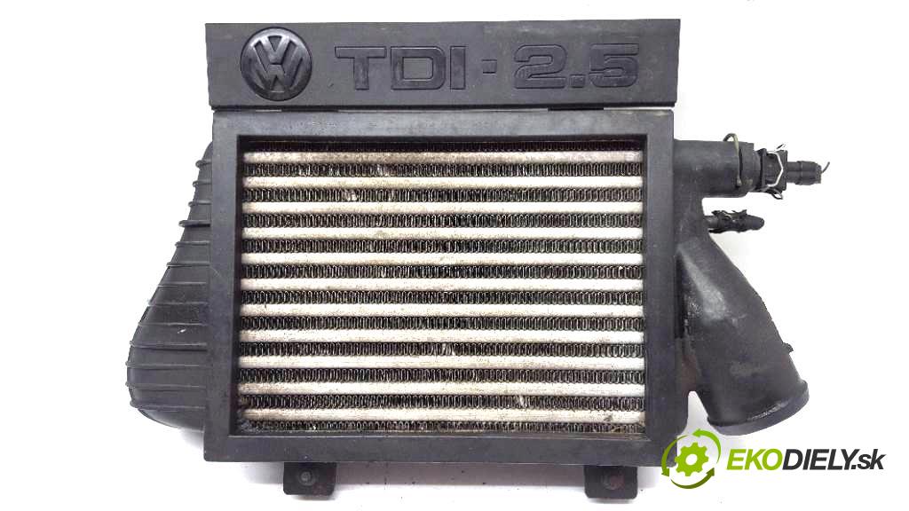 VOLKSWAGEN TRANSPORTER T4  1998 75kW     2461 intercooler  (Intercoolery (chladiče nasávaného vzduchu))